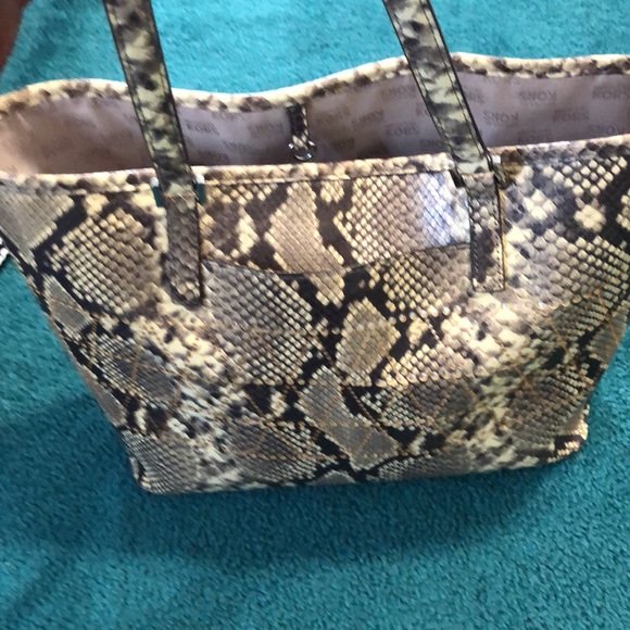 Michael Kors python print. SOLD ON ANOTHER SITE‼️ - Picture 4 of 8